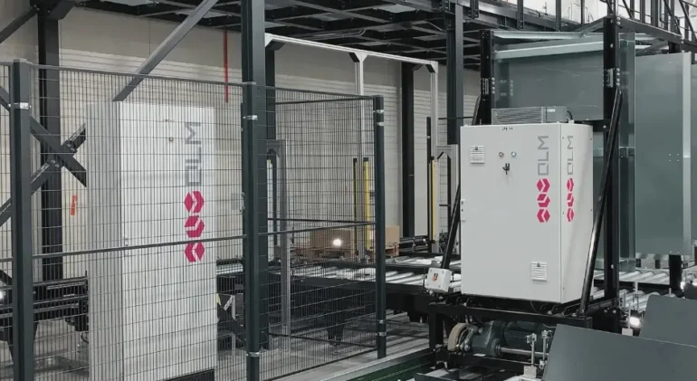 Reliable and cost effective automated warehouse system for efficient logistics operations